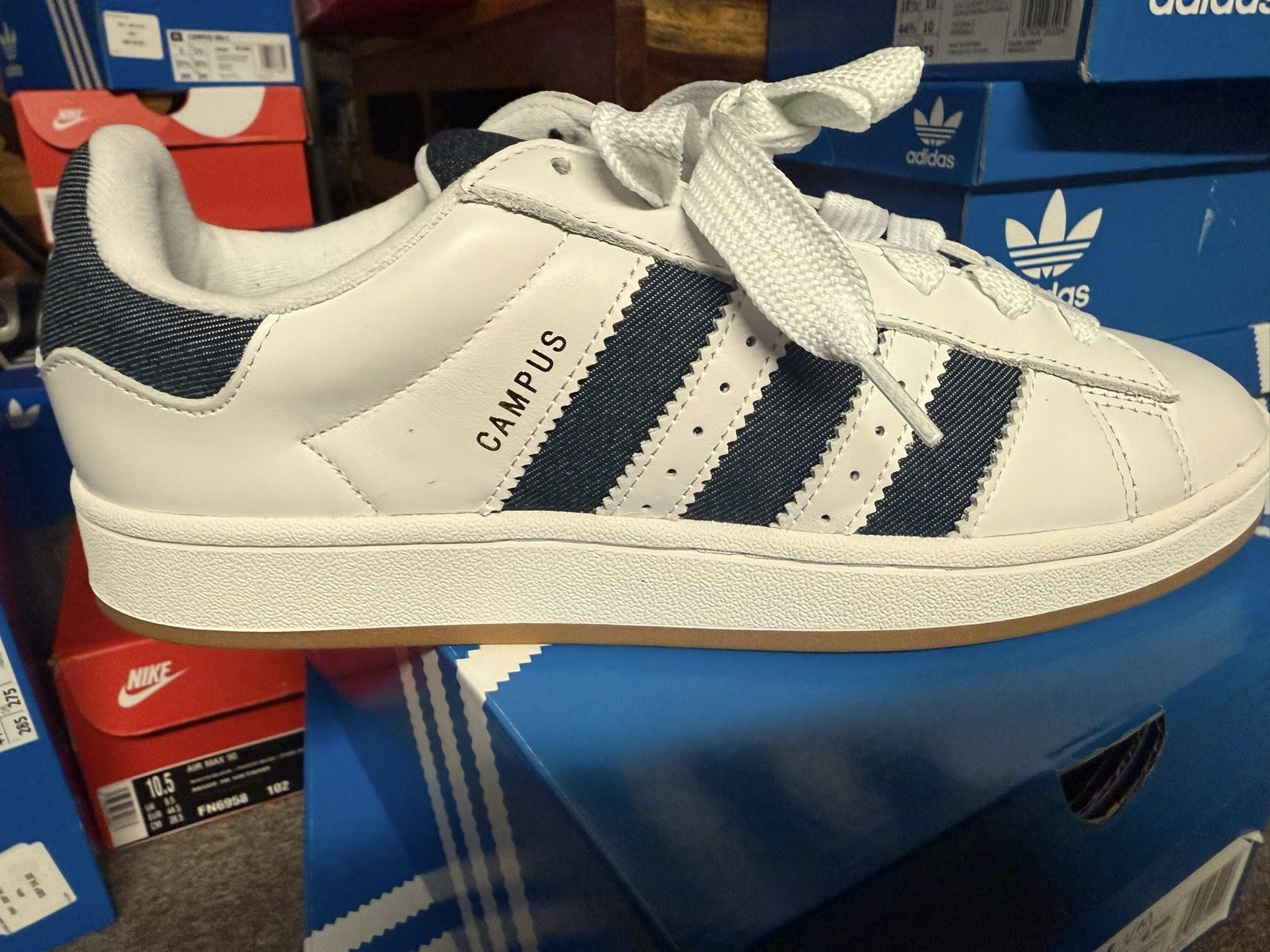 Adidas Campus 00's  size 10  white