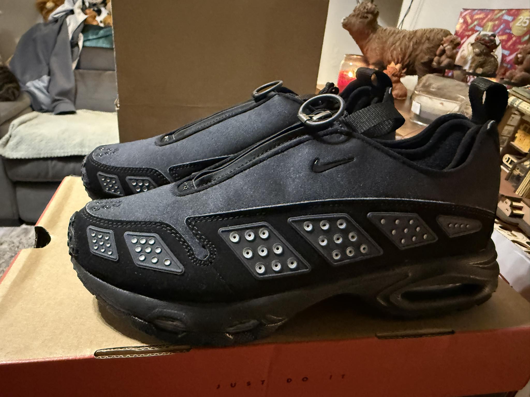 Nike Air Max SNDR  size 6